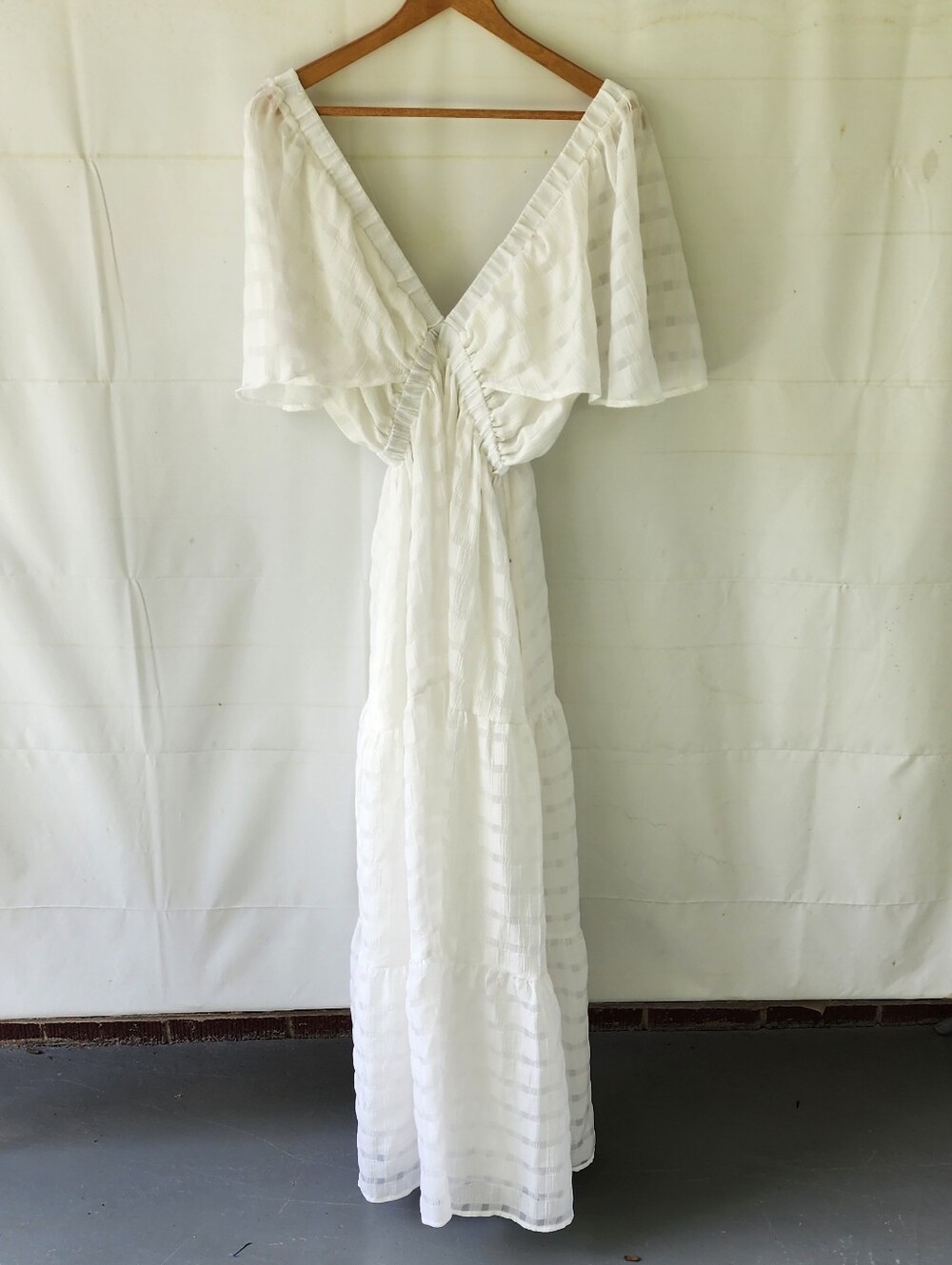 Arula White V-Neck Flutter Sleeve Maxi Dress - Picture 2 of 13